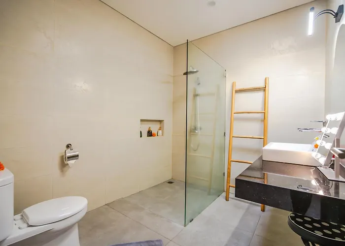 New Luxury Villa, 5 Min To Villa