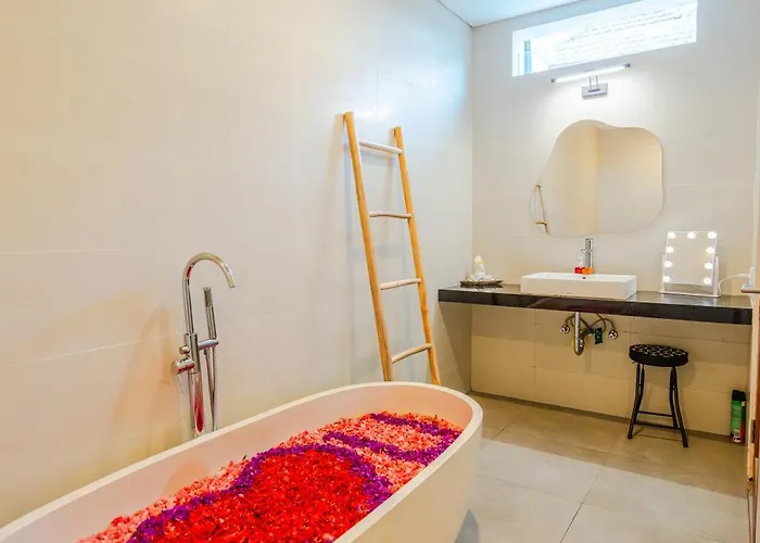 New Luxury Villa, 5 Min To Villa